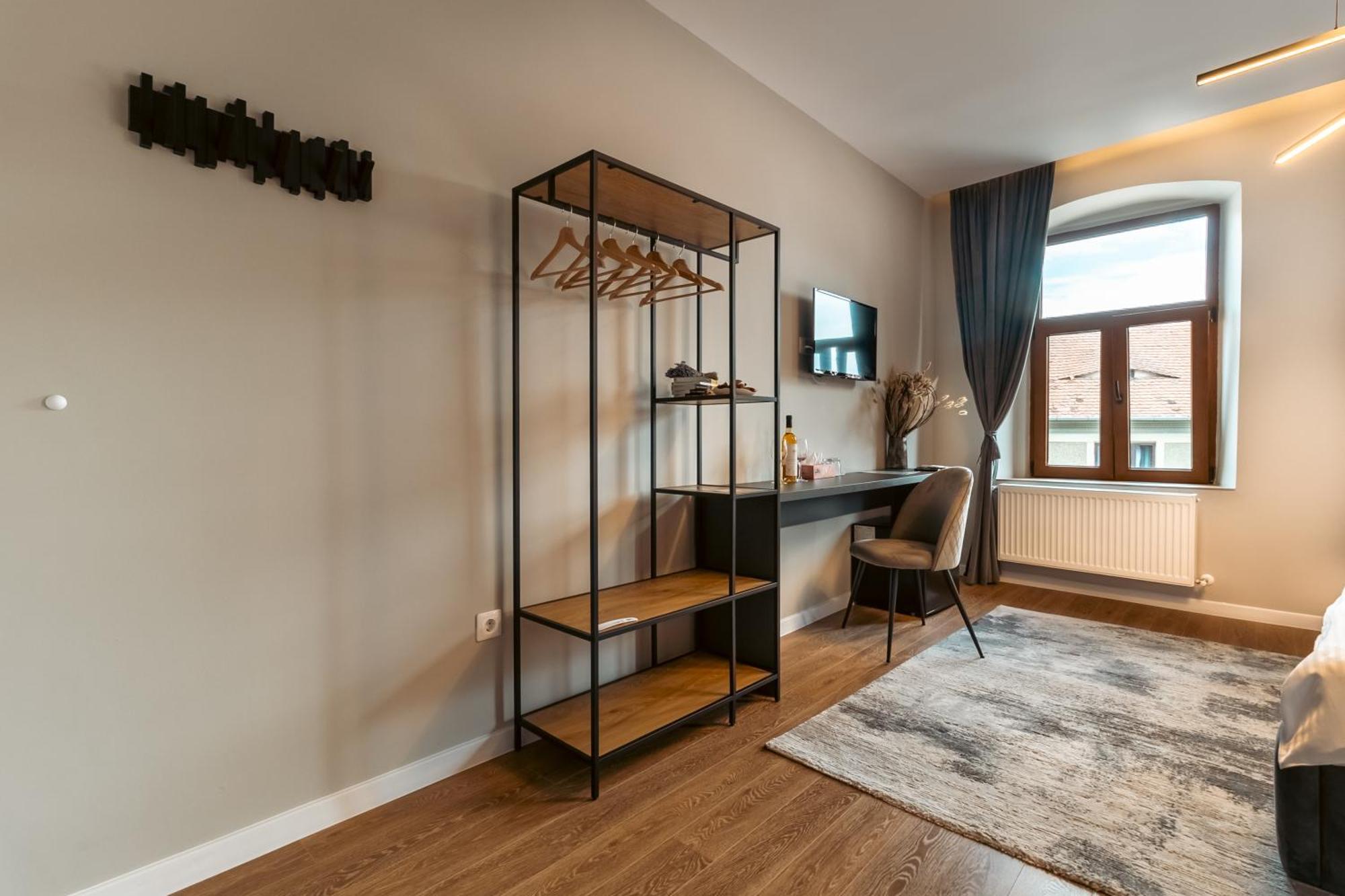 Epic Boutique Hotell Sibiu Exteriör bild